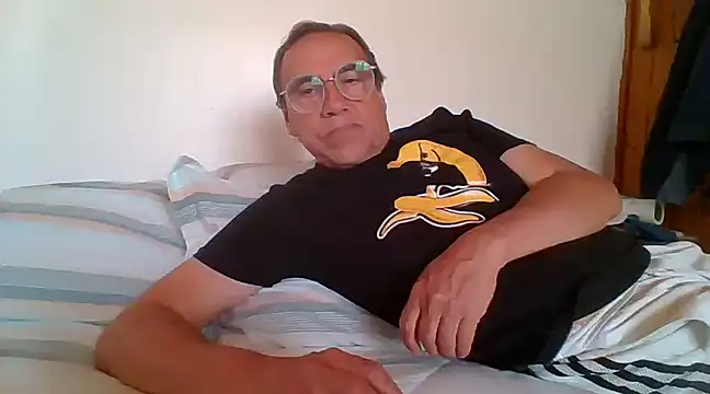 Snapshot of santiagon2015 chatting on 01.08.25 santiagon2015 online show from 01.08.25