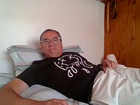 Snapshot of santiagon2015 chatting on 01.26.25 santiagon2015 online show from 01.26.25