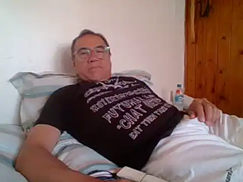 Snapshot of santiagon2015 chatting on 02.06.25 santiagon2015 online show from 02.06.25