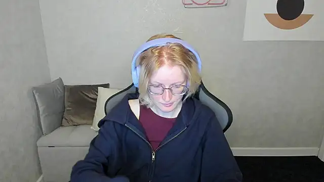 Snapshot of ElizabethHarpper chatting on 09.24.25 ElizabethHarpper online show from 09.24.25