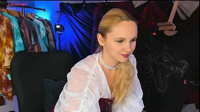 Anna Corsets online show from 10.22.25