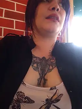 Miss Amelie online show from 03.05.25