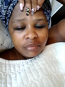 Snapshot of SexyLadyBoosxx chatting on 10.24.25 SexyLadyBoosxx online show from 10.24.25