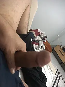 Snapshot of powerTurk chatting on 01.01.25 powerTurk online show from 01.01.25