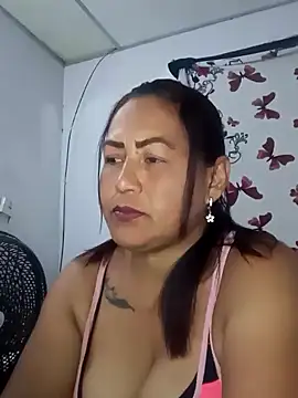 Snapshot of Abigail_BigTits chatting on 03.11.25 Abigail BigTits online show from 03.11.25