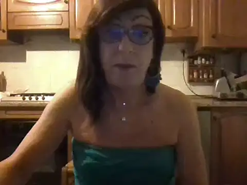 Snapshot of Tiabet chatting on 02.25.26 Tiabet online show from 02.25.26