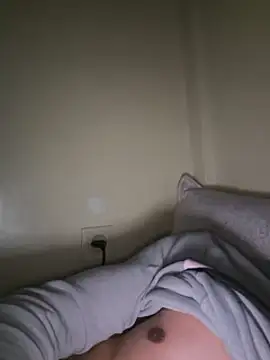 Snapshot of KlachDZ chatting on 01.05.25 KlachDZ online show from 01.05.25