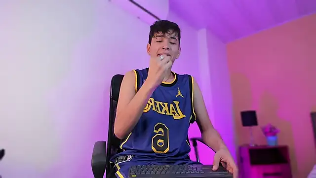 Snapshot of Brian-Ausslos chatting on 12.30.24 Brian-Ausslos online show from 12.30.24