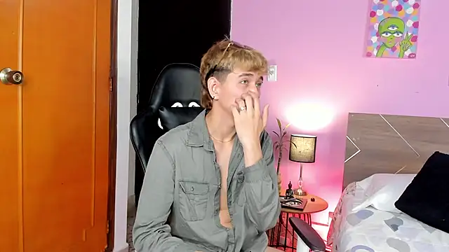 Snapshot of Brian-Ausslos chatting on 02.02.25 Brian-Ausslos online show from 02.02.25