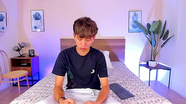 Snapshot of Brian-Ausslos chatting on 11.25.25 Brian-Ausslos online show from 11.25.25