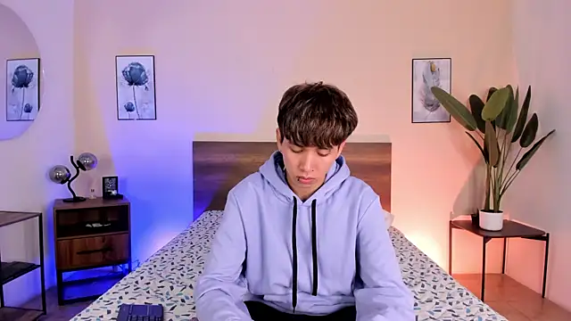 Snapshot of Brian-Ausslos chatting on 12.03.25 Brian-Ausslos online show from 12.03.25