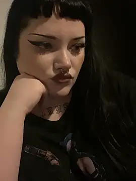 Snapshot of Gothicsiren chatting on 01.05.25 Gothicsiren online show from 01.05.25