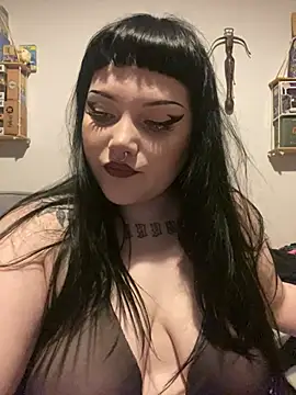 Snapshot of Gothicsiren chatting on 01.18.25 Gothicsiren online show from 01.18.25