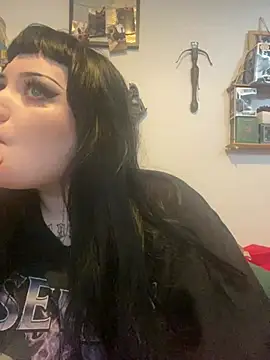 Snapshot of Gothicsiren chatting on 02.17.25 Gothicsiren online show from 02.17.25