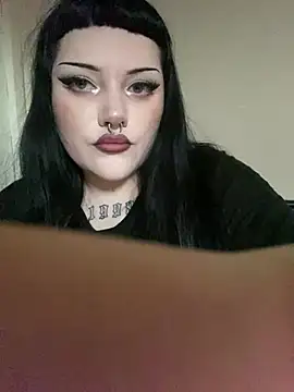 Snapshot of Gothicsiren chatting on 03.22.25 Gothicsiren online show from 03.22.25