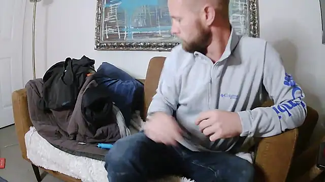 Snapshot of bjay1210 chatting on 01.21.25 bjay1210 online show from 01.21.25