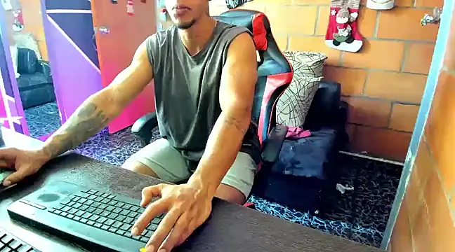 Adam Valenciia online show from 01.06.25