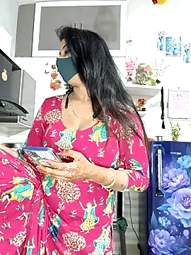 Snapshot of Best-Couple chatting on 10.01.25 Best-Couple online show from 10.01.25