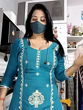 Snapshot of Best-Couple chatting on 12.23.25 Best-Couple online show from 12.23.25