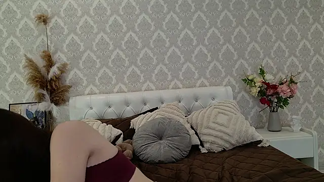 Nellie Medina online show from 01.04.25