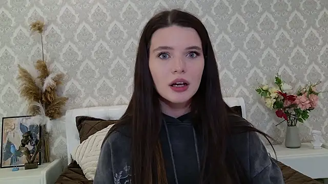 Nellie Medina online show from 01.08.25