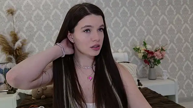 Nellie Medina online show from 02.20.25