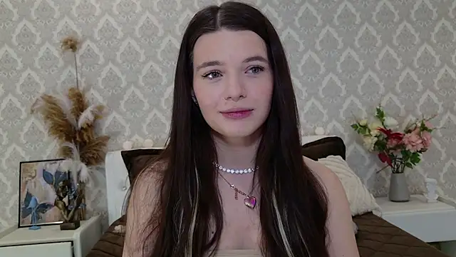 Nellie Medina online show from 02.24.25