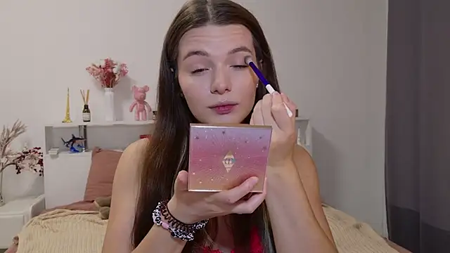 Nellie Medina online show from 10.02.25