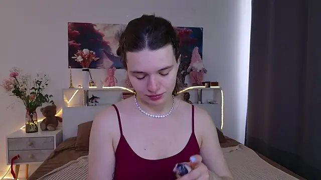 Snapshot of Nellie_Medina chatting on 04.25.26 Nellie Medina online show from 04.25.26