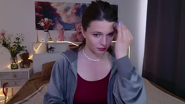 Snapshot of Nellie_Medina chatting on 04.25.26 Nellie Medina online show from 04.25.26
