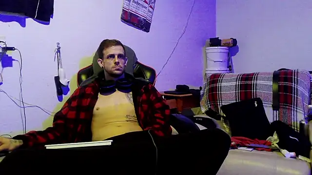 Snapshot of JamesMichael88 chatting on 02.24.25 JamesMichael88 online show from 02.24.25