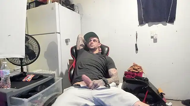 Snapshot of JamesMichael88 chatting on 03.15.25 JamesMichael88 online show from 03.15.25