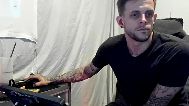 Snapshot of JamesMichael88 chatting on 03.22.25 JamesMichael88 online show from 03.22.25