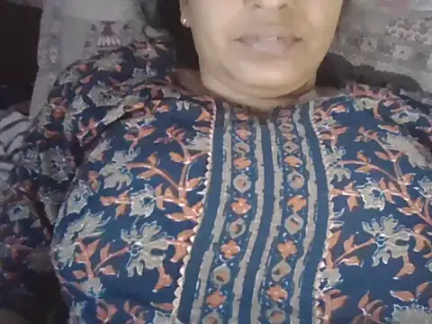 Snapshot of Hot-shanvi chatting on 04.28.26 Hot-shanvi online show from 04.28.26