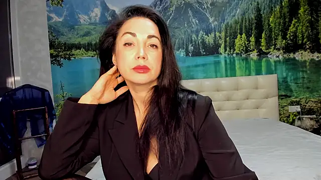 Monica Weiss online show from 02.01.25