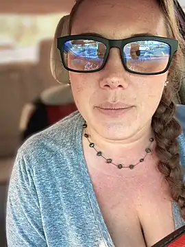 Snapshot of bjayburn chatting on 02.15.25 bjayburn online show from 02.15.25