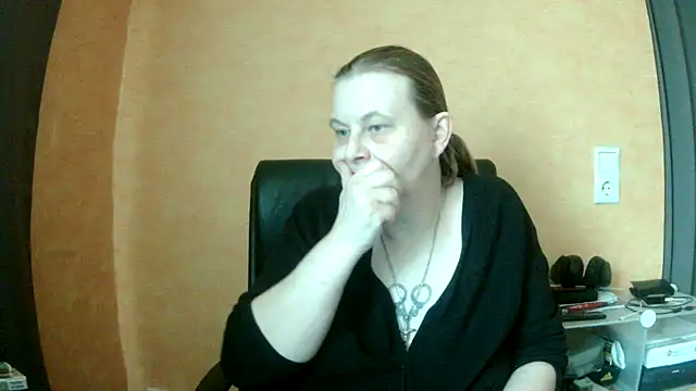 Sweet Phoenix online show from 01.13.25