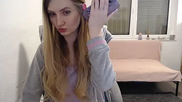 florianikaa online show from 02.02.25