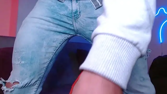 Joylopez fit online show from 02.23.25