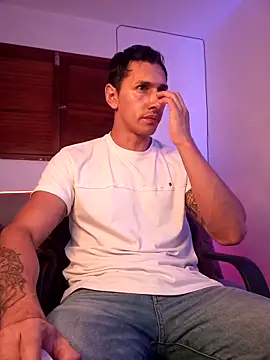 Snapshot of Joylopez_fit chatting on 02.28.26 Joylopez fit online show from 02.28.26