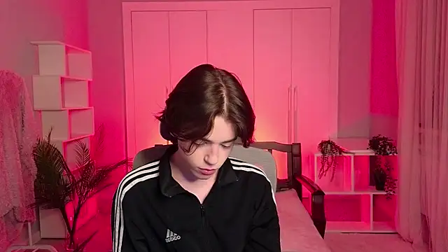 b0y fantasy online show from 02.03.25