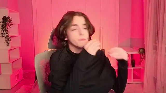 b0y fantasy online show from 02.05.25