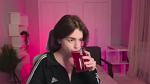 b0y fantasy online show from 02.08.25