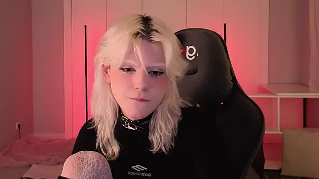 b0y fantasy online show from 04.11.26