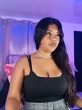 Snapshot of PaulaOrtiz_1 chatting on 02.05.25 PaulaOrtiz 1 online show from 02.05.25