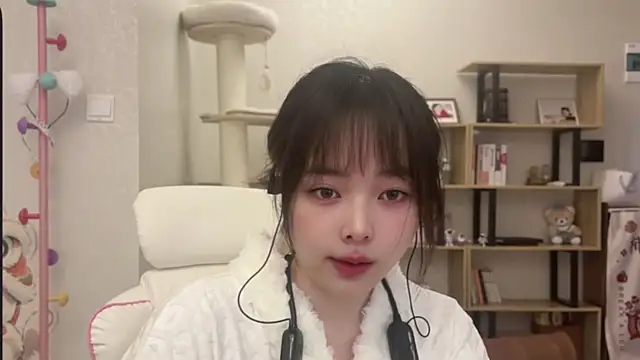 Chenjing0 online show from 12.05.25