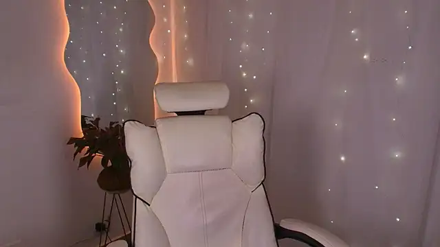 Snapshot of babepeach_ chatting on 06.19.26 babepeach online show from 06.19.26