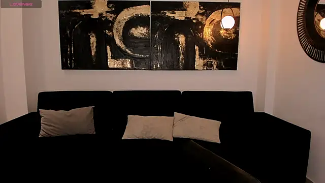 NiaSalvatore online show from 02.21.26