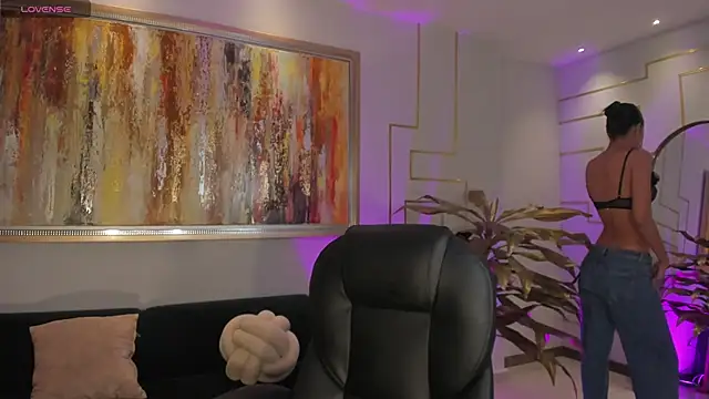 NiaSalvatore online show from 02.26.26