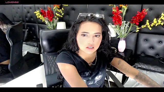 Carolaine01 online show from 01.17.25